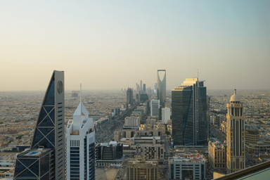 アル・ファイサリア・センターの展望台から望むキングダムセンターや高層のビル群