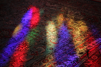 ペルシャ絨毯さえステンドグラスの模様に染められるナシール・アルムルク・モスク