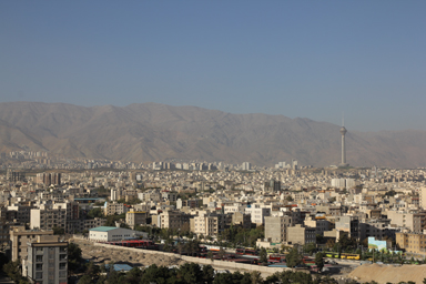アーザーディー・タワーの上から眺めるテヘランの街並みの見どころ
