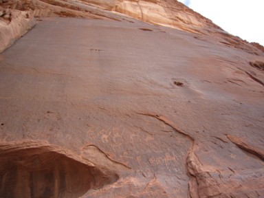 ラクダが描かれた太古のワディラムの岩絵