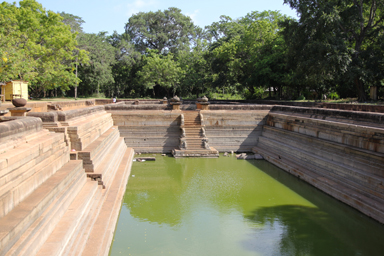 昔の沐浴場と今の安全への注意