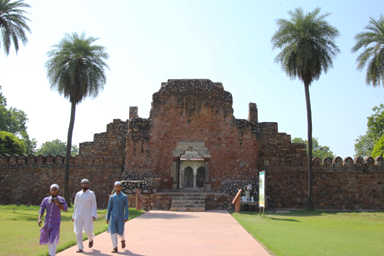 フマユーン廟のイスラム教徒。