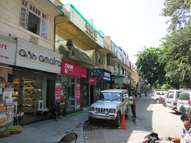 カーンマーケットの落ち着いた街並み