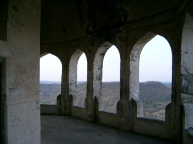 ダウラターバードの王の居城の痕跡が全くない様子