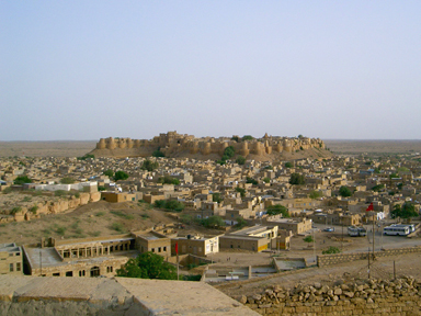 ジャイサルメールの金色に輝く城塞都市