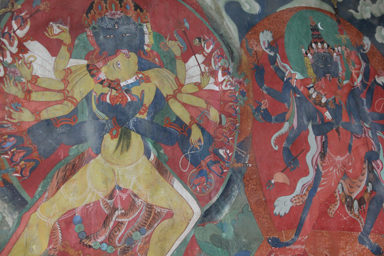 ラマユル・ゴンパの壁に描かれる密教的な絵