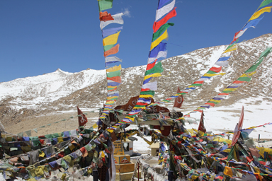 チャン・ラ峠の頂上にあるお寺