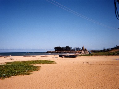 マハーバリプラムの海岸寺院のそばの誰もいないビーチの見どころ