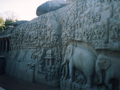 マハーバリプラムの岩に描かれた象や神様の繊細なレリーフ