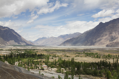 デスキット・ゴンパから見下ろすヌブラ渓谷