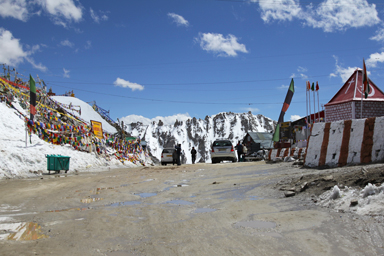 カルドゥン・ラ峠の標高5359mの様子