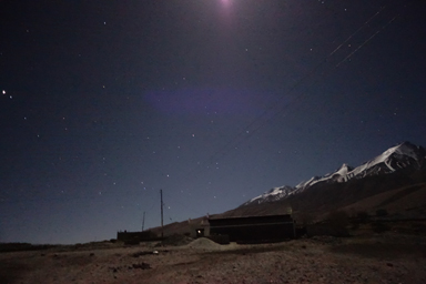 メラクの満月の夜の異次元の明るさ