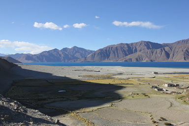 メラクの裏山からのパンゴンツォと山々