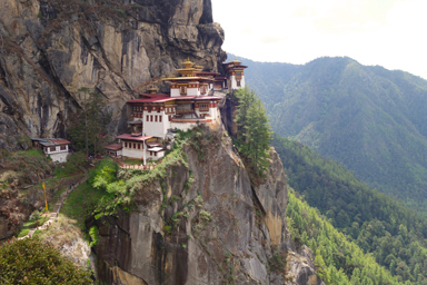 静寂に包まれた聖地の内部