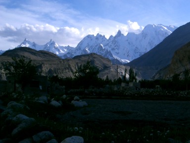 見慣れても感動が薄れない絶景の山々