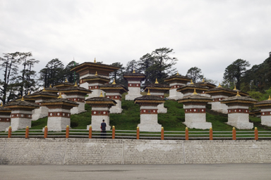 108つの仏塔と煩悩の数