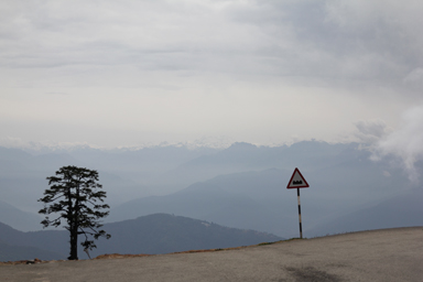 巨大な壁と現代の視点