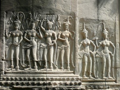 第二回廊にいるゴージャスなスタイルの女性のデバター