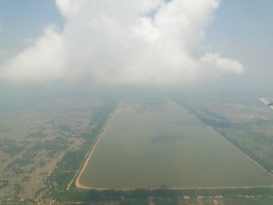 大昔に造られた四角い巨大な池