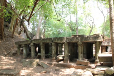 崩れずに残った遺跡にも漂う風格