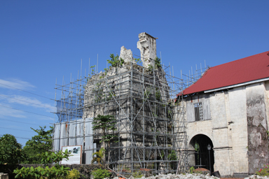 古い美しさと新しい美しさが共存するバクラヨン教会
