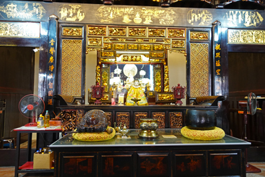 旅先で日常を演じる旅人の心情