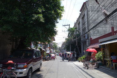 マニラ地区の生活感あふれる裏道