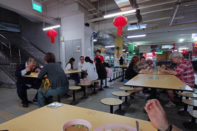 100件以上食べ物屋の屋台が並ぶチャイナタウンにあるホーカーズ