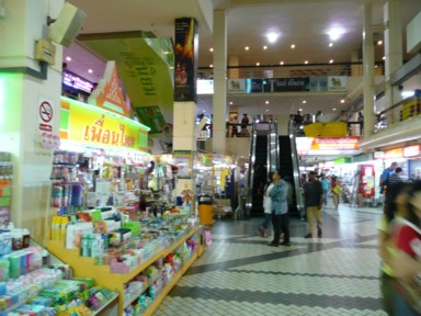 ショッピングビルの内側の様子