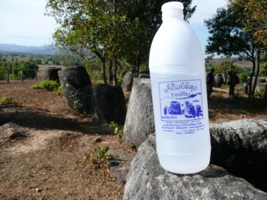 ミネラルウォーターのラベルにも使われる壺の風景