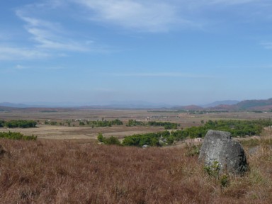 壺が点在する広大なジャール平原