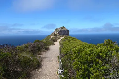 ケープ半島のケープポイントのアフリカ大陸最南端へ向かう遊歩道の様子