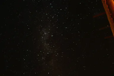 ナミブ砂漠の星雲まで見える夜の空