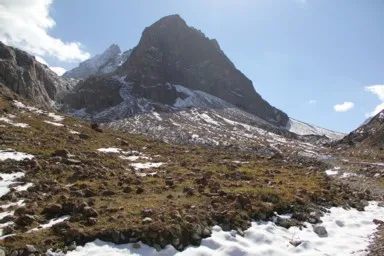 アラアルチャの雪山の真下