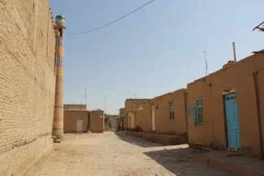 ヒヴァの歴史ある遺跡の隣に佇む住宅街