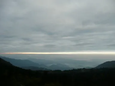 峨眉山からの大自然の山々の景色