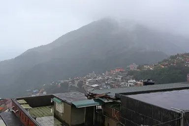 九份の周辺にそびえる山々