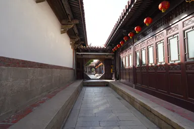 鹿港の龍山寺の境内の6角形の仕切り