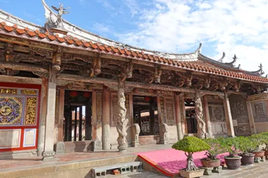 鹿港の龍山寺の細かい装飾