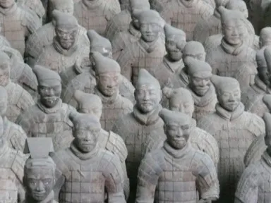 兵馬俑のそれぞれの兵士が個性ある顔立ち