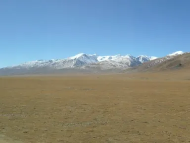 青蔵鉄道から雄大な絶景以外何もなし