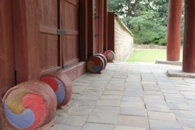 宗廟の韓国らしい模様をつけた建物
