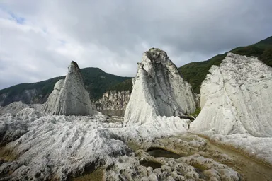 青森の仏ヶ浦の奇岩群