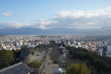 愛媛の松山城からの街の眺め