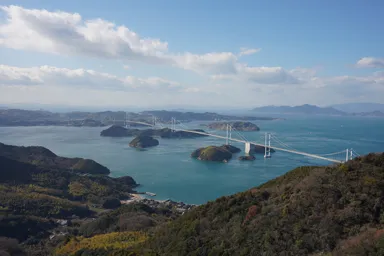 愛媛の大島の亀老山展望公園からのしまなみ海道と来島海峡