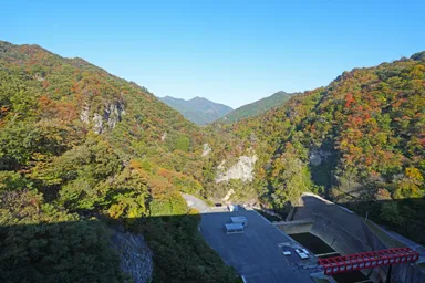 群馬の八ッ場ダムから紅葉の吾妻峡