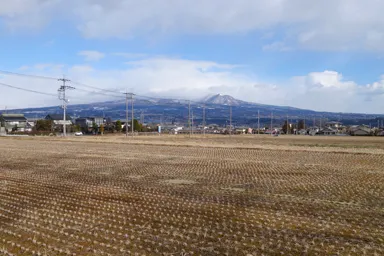 群馬の赤城山と広がる畑