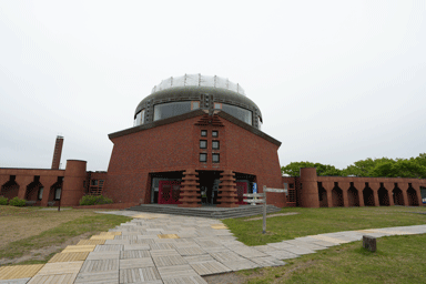 釧路市湿原展望台の赤レンガの個性的な姿