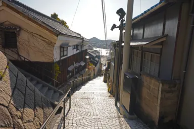 広島の尾道の千光寺新道の長い坂