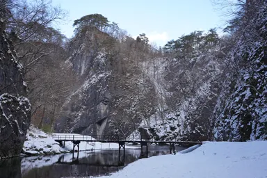 岩手の雪の猊鼻渓